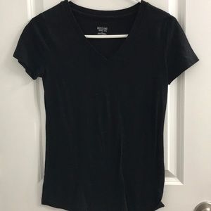 V-neck t-shirt
